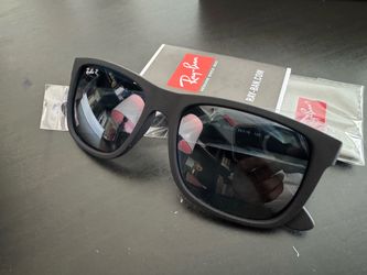 Ray-Ban Justin Polarized Sunglasses Matte Black