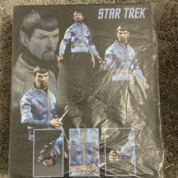 Mezco Star Trek Mr Spock