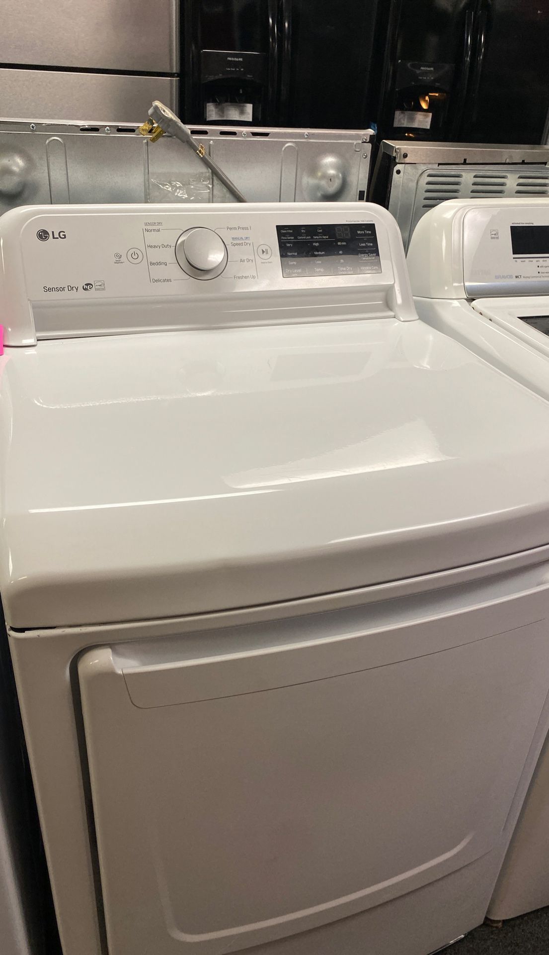 New scratch and dents set washers and dryer excellent condition