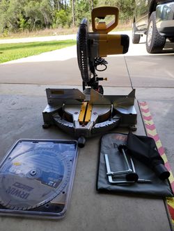 DeWalt 12" Compound Mitre Saw