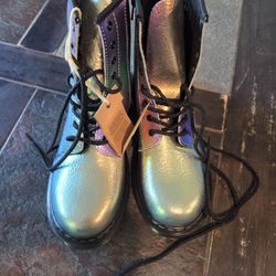 Dr. Martens 1460  Combat Boots Sz 5 Y/ sz 6 Women's Multi Rainbow Crinkle Leather