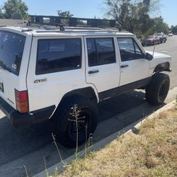 1989 Jeep Charokee XJ Basic 4 Door
