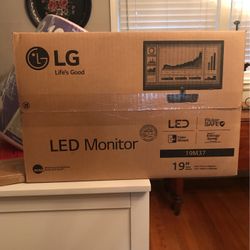 19” LG LED MONITOR BOX NEVER OPENED OBO