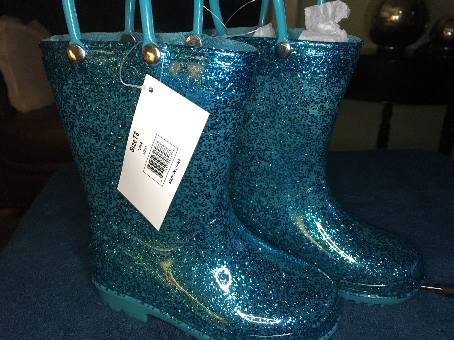 Lily of New York girl rain boots in Turquoise glitter sizes T7, 2 left available in Inglewood 90301