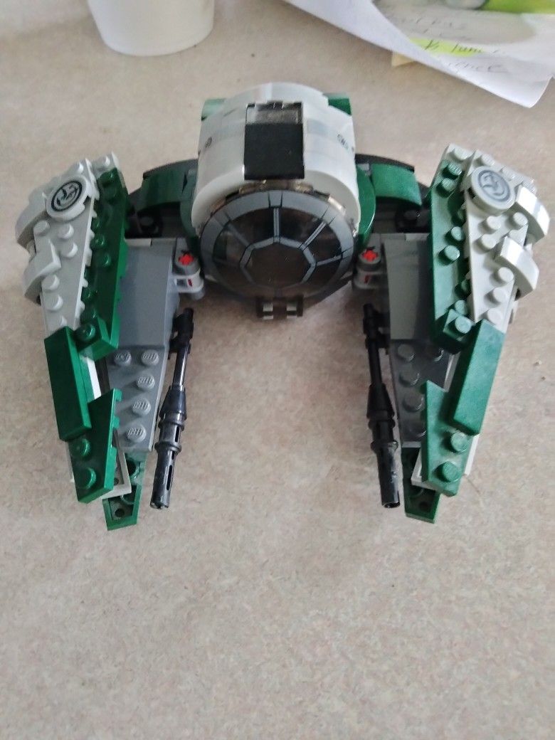 Lego Yoda Starfighter Assembled