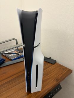 PS5 Slim Disc Edition (1TB)