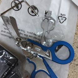 Heavy Duty 6 in 1 Multifunctional Trauma Shears Foldable/ new/ see discription 👍👍