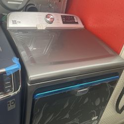 New Scratch And Dent Maytag Dryer. 1 Year Warranty 