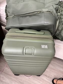 BÉIS Carry-On Hardshell Spinner Luggage – Olive