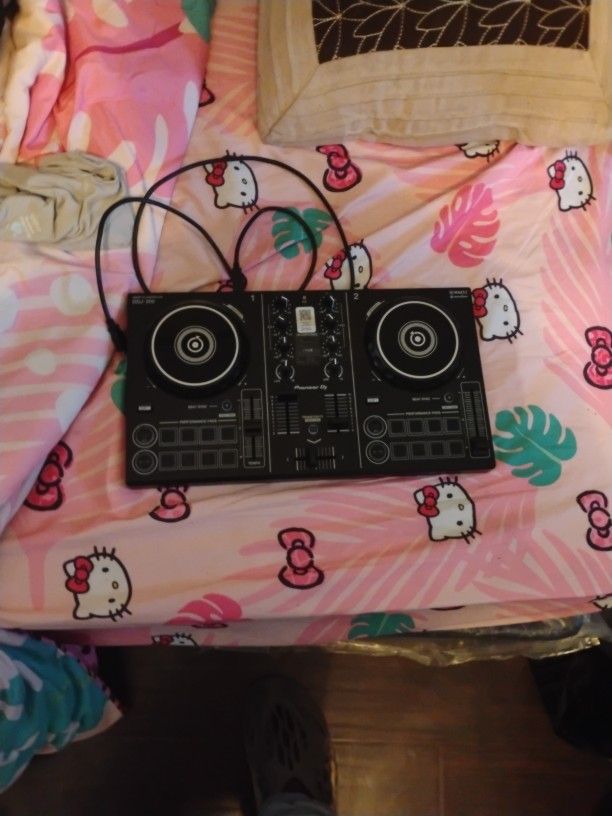 DJ Controller 200