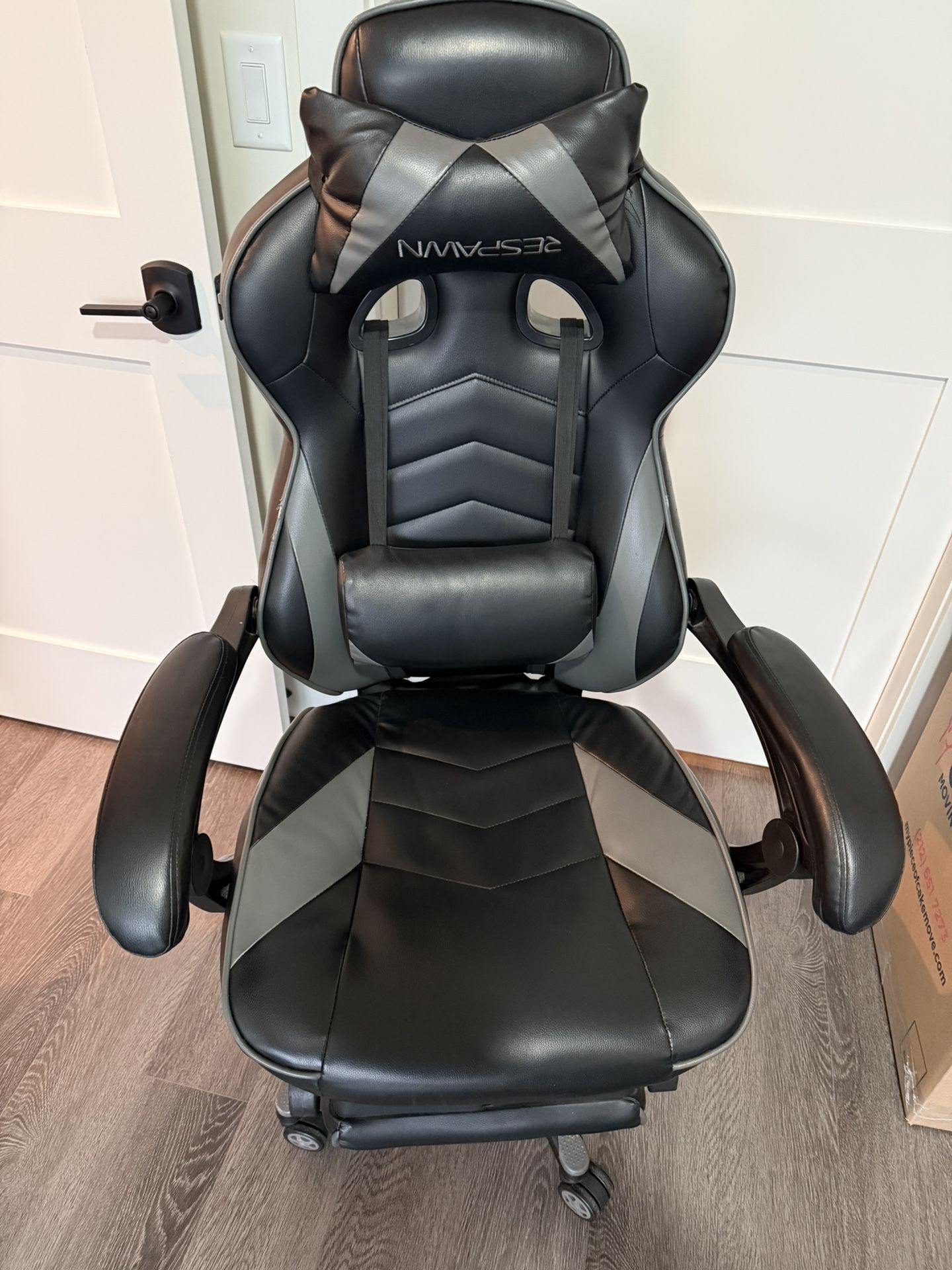 Gently Used Comfort Gaming Chair/ Office Chair For Long Hours Of Sitting