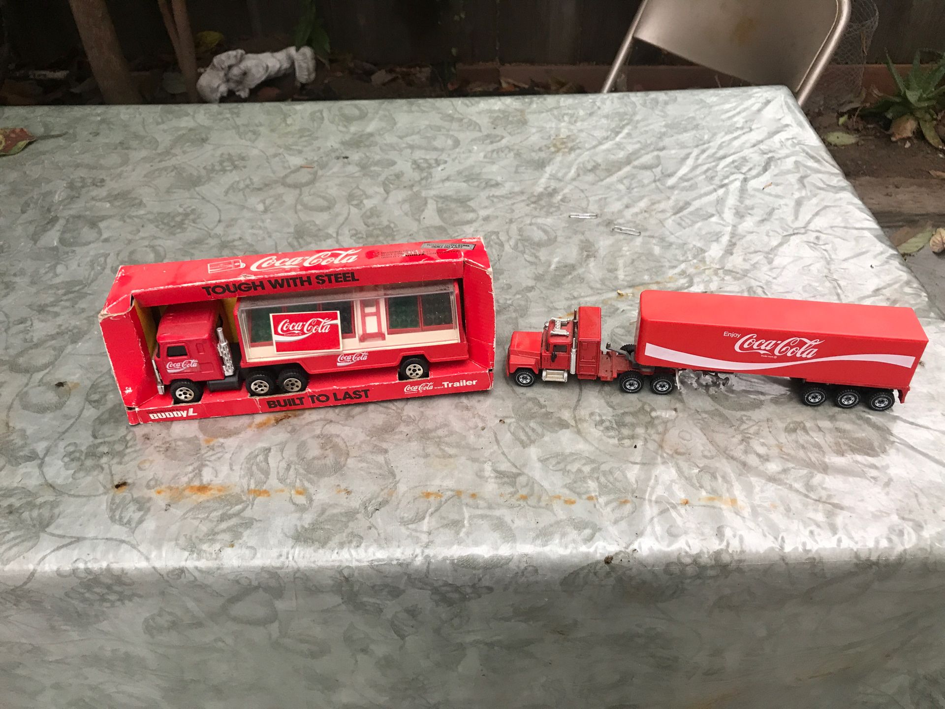 2 coca cola collectible trucks