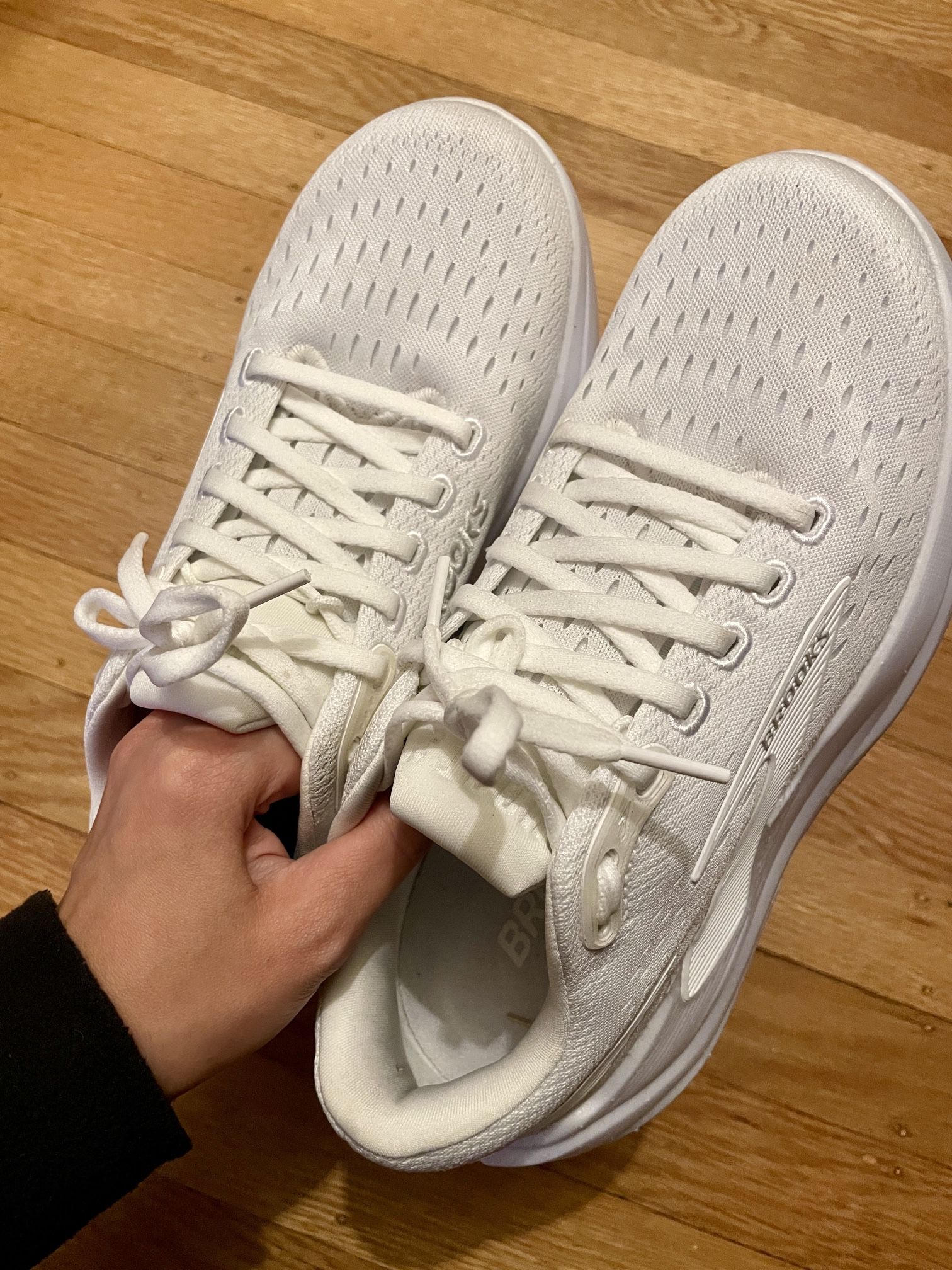 Womens Brooks Ghost Max 3 | Size 7