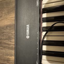 YAMAHA NP30 piano 