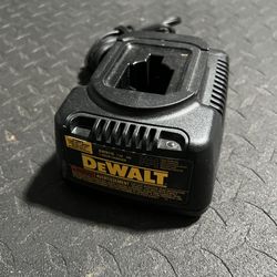 DeWalt DW9116 Pod Style Battery Charger