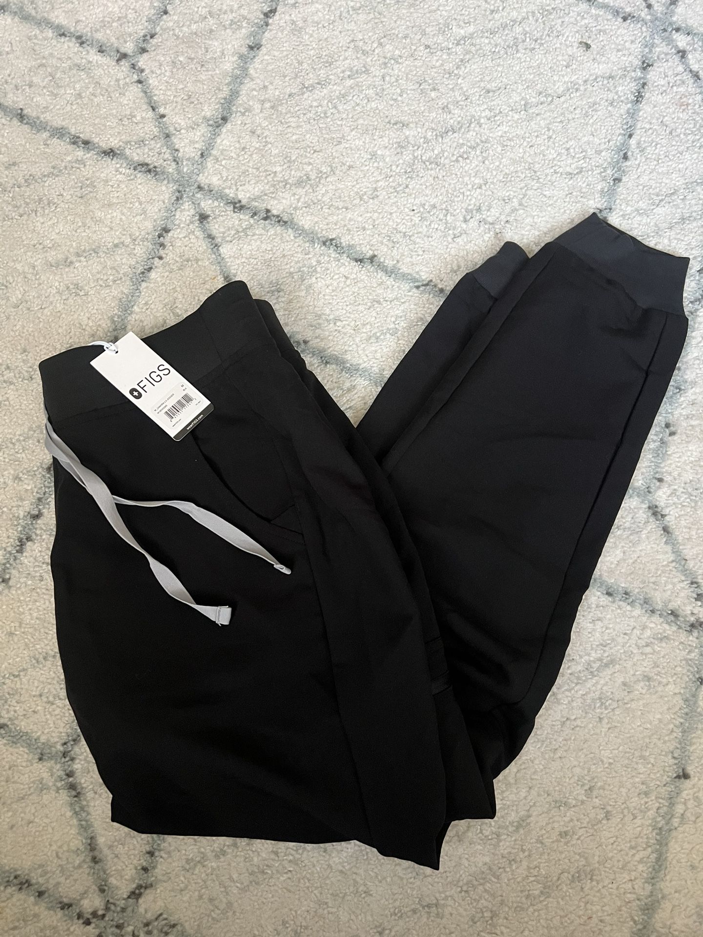 FIGS NWT Women’s Black Scrub Pants Zamora 2.0 Joggers Medium M