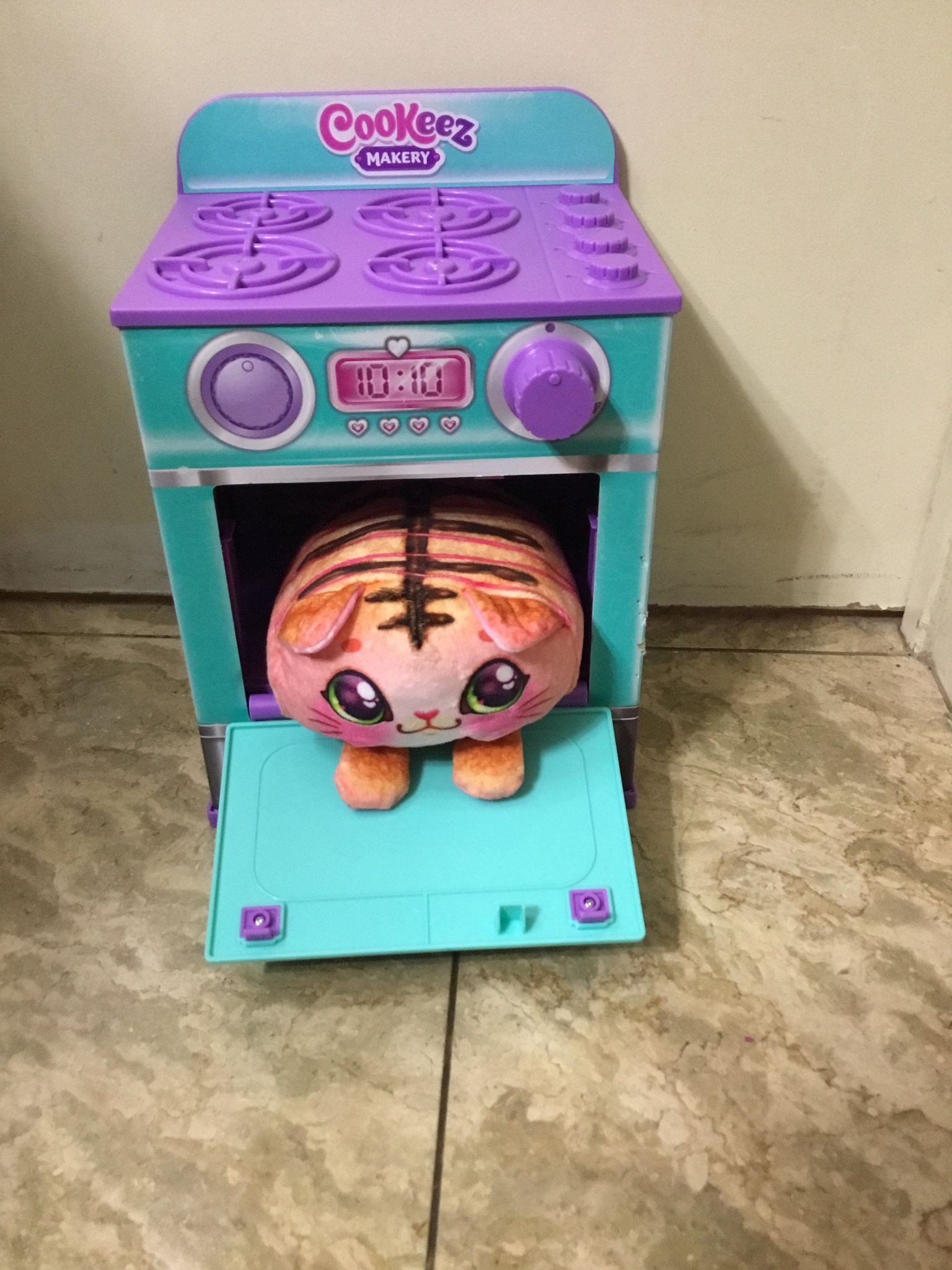 Cookeez Cat Stuffed Animal With Oven 