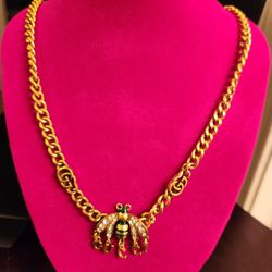 NEW Vintage Style Gold Gg Bee Necklace