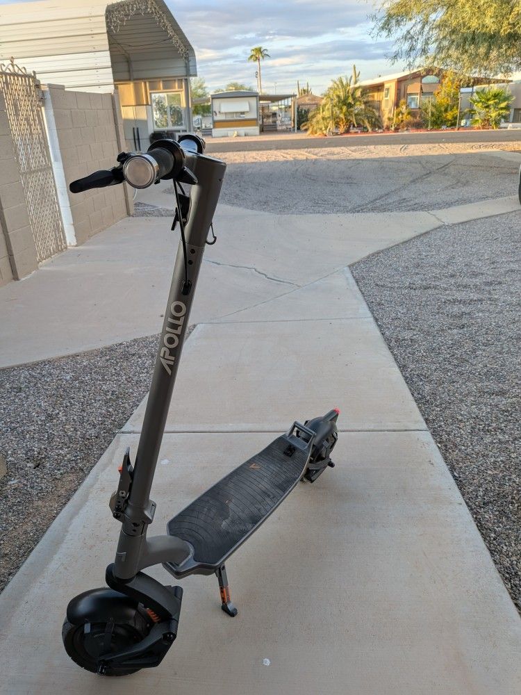 Apollo City Pro 2024 Electric Scooter