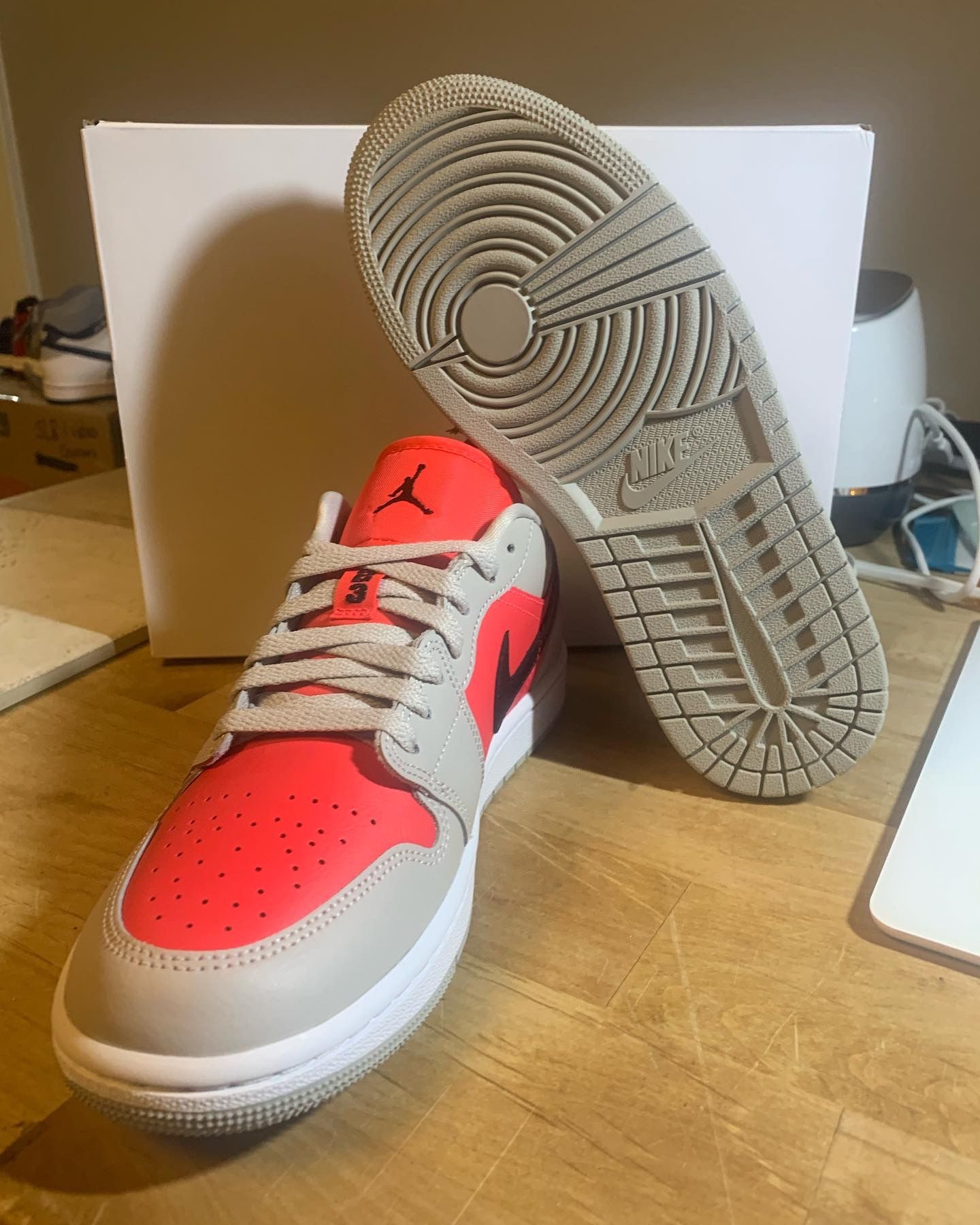 DS WMNS Jordan 1 Low