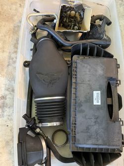 C5 Corvette Z06 LS6 OEM Intake Assembly. Only 20K Miles