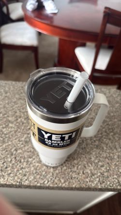 YETI Rambler 42 oz Mug with Straw Lid