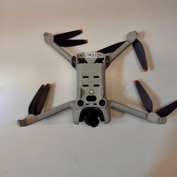 DJI - Mini 4 Pro Drone and RC 2 Remote Control with Built-in Screen