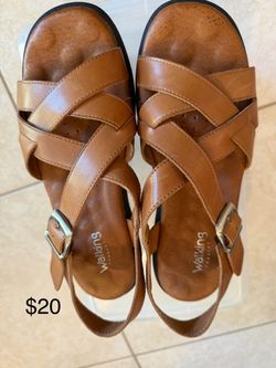 New women’s shoes size 7