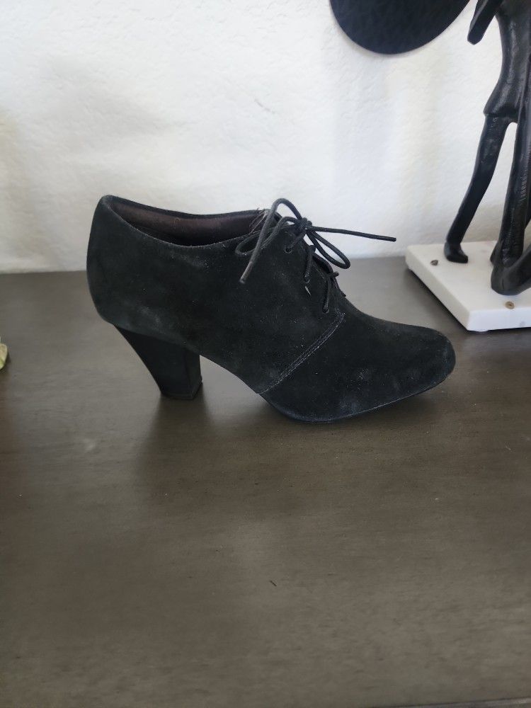 Clarks Ruby Diamond Black suede ankle Booties Oxford