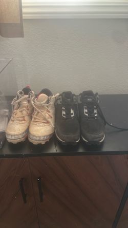 Baseball football cleats