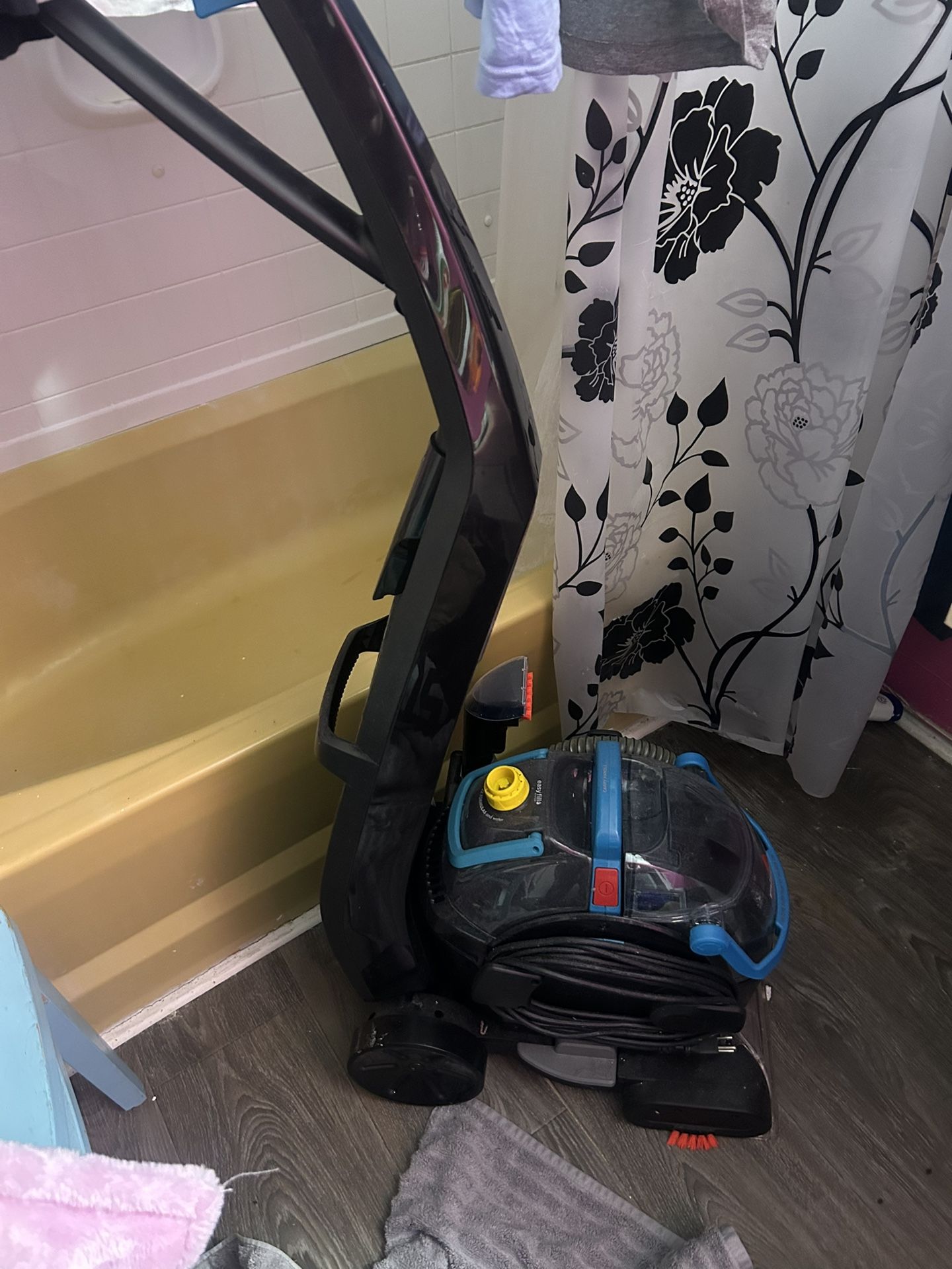 Bissel Carpet Shampooer