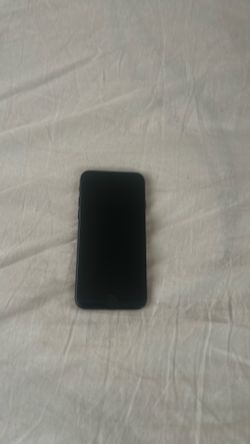 Also selling my iPhone seven for 50 everything works fine when there’s no problems no scratches no cracks. Nothing as that I just don’t want want it n