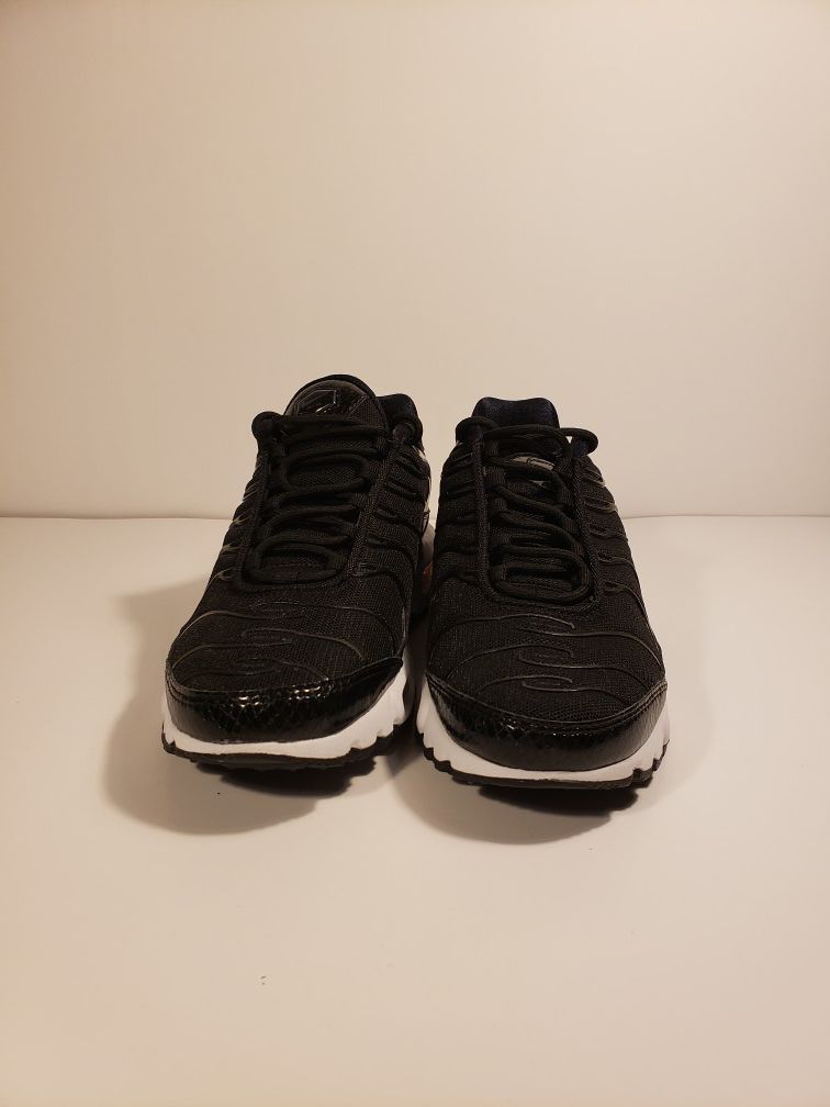 Nike Air Max Plus SE 862201-004 Blk/white Women's Lifestyle Running Shoes size 7