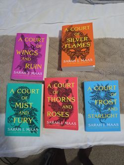 A Court of Thorns and Roses Paperback Box Set (5 books)