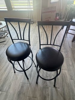 Set of swivel Bar Stools