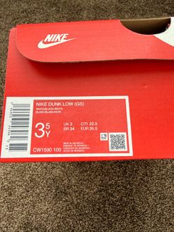 NEW AUTHENTIC KIDS NIKE DUNKS, PANDA size 3.5.