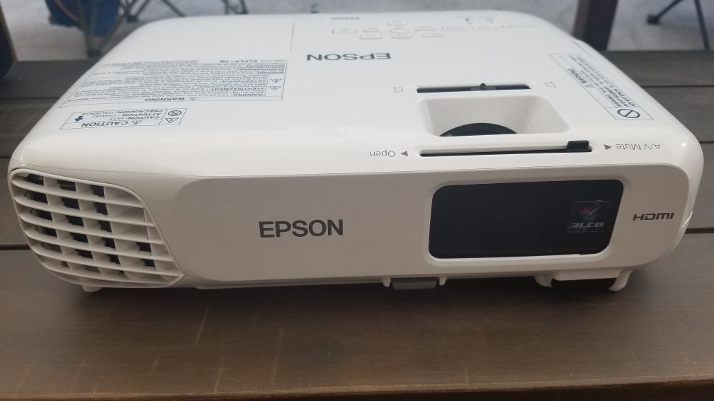 Projector Epson H552A