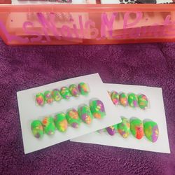 1 Set Of Press On Nails