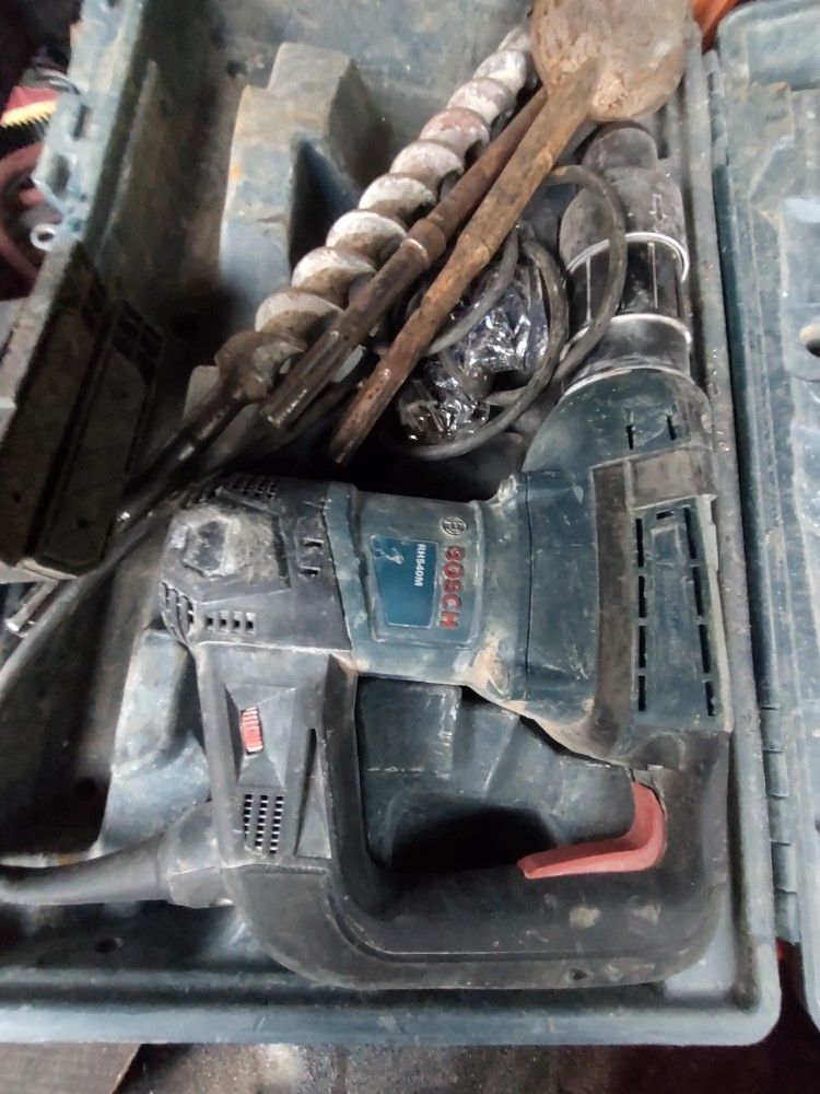Bosh Hammer Drill With Bits Paid 800 Pluse Bits Between 50 100 Each Cleans Up And Works Like New Need Gone Today