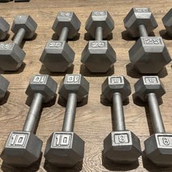 Beautiful Set Of Hex Cast tyIron Dumbbells  In NEW CONDITION Total: 190 lbs