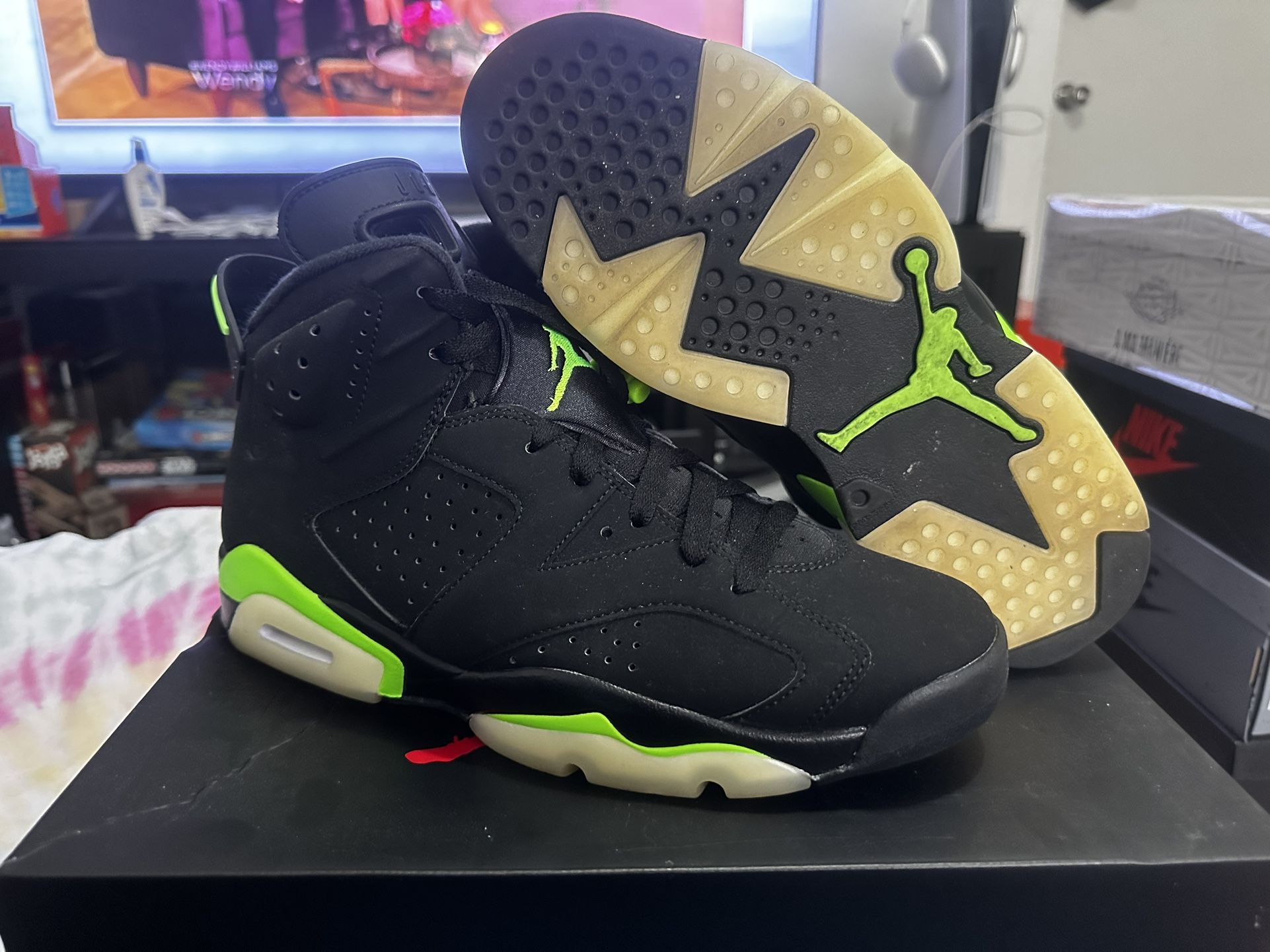 Men's Nike Air Jordan Retro Electric Green Size 10 (CT8529 003)