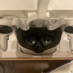 Oculus Quest 2 All-in-One VR Headset