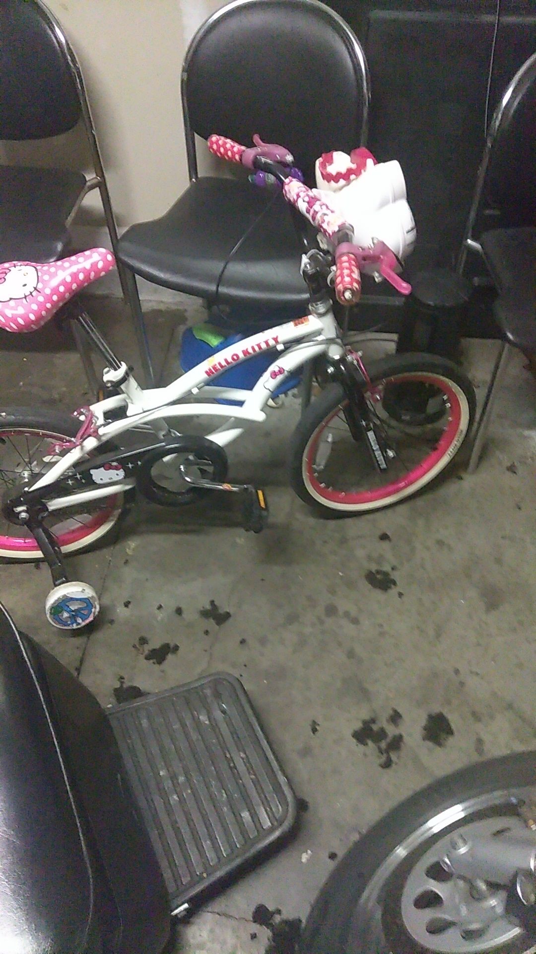 20' Hello Kitty bike