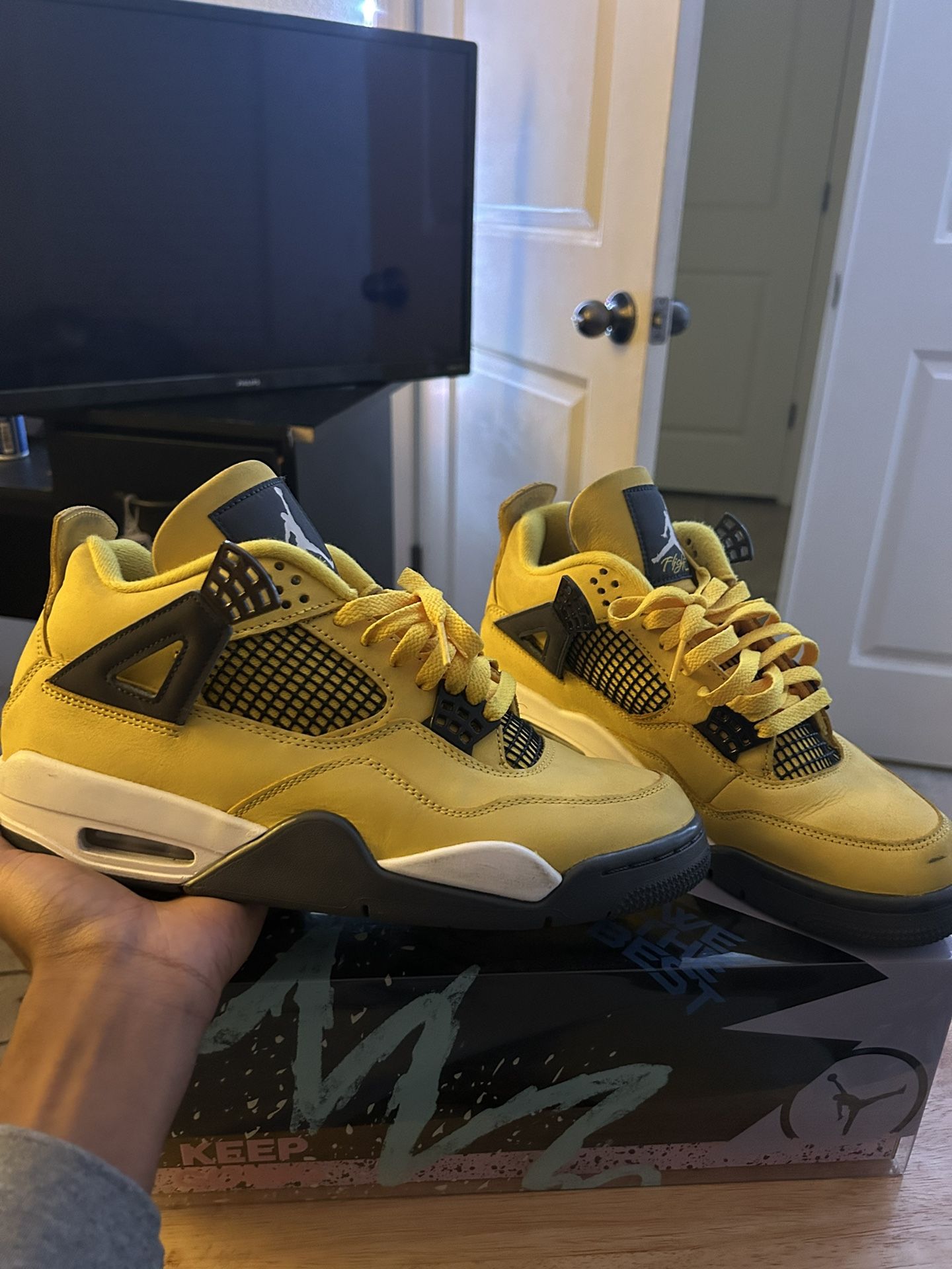 Air Jordan 4 Retro 'Lightning' 2021 (9)