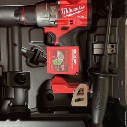 Milwaukee Gen 4 M18 Fuel Hammer Drill