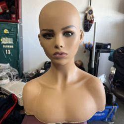 Mannequin Head