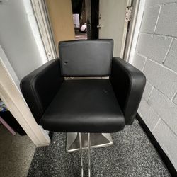 Cosmo/barber Chair 
