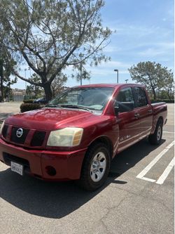 2005 Nissan Titan xe crew cab