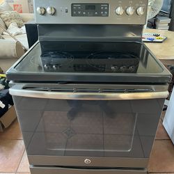 CRACKED GLASS GE Electric Stove Oven