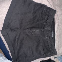 Black Shorts 